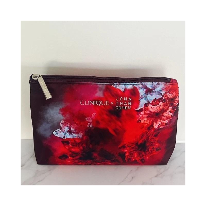 CLINIQUE X JONATHAN COHEN – LIMITOVANÁ EDICE KOSMETICKÉ TAŠTIČKY
